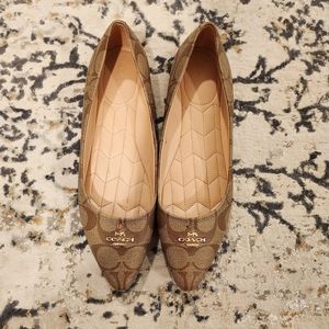 Good condition Coach Annabel Signature pointed toe ballet flats